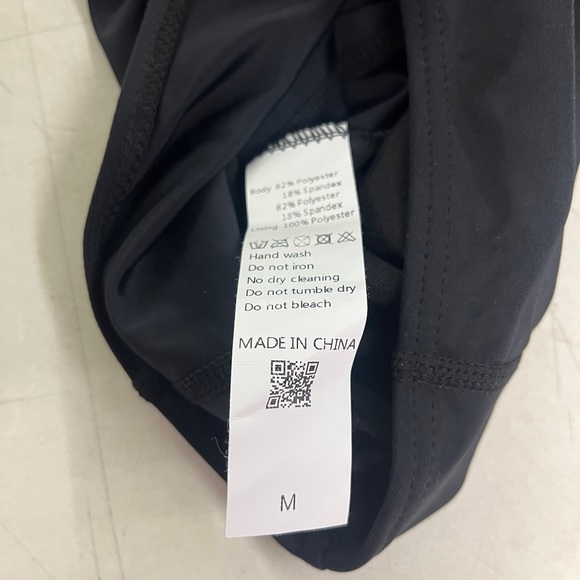 Rash Guard Zip Front Sleeveless One Piece Swimsuit - Picture 4 of 4